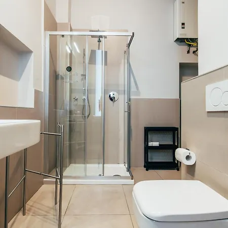 Gasthof - Private Bathroom Bologna