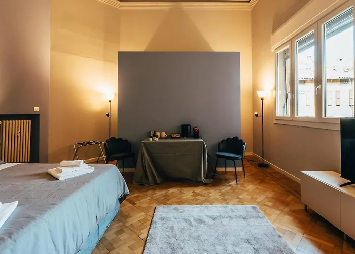 - Private Bathroom 4* Болонья