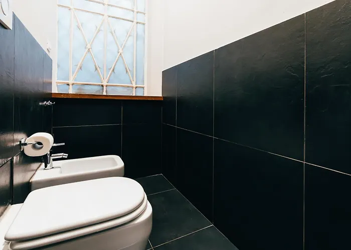 Гостевой дом - Private Bathroom Болонья