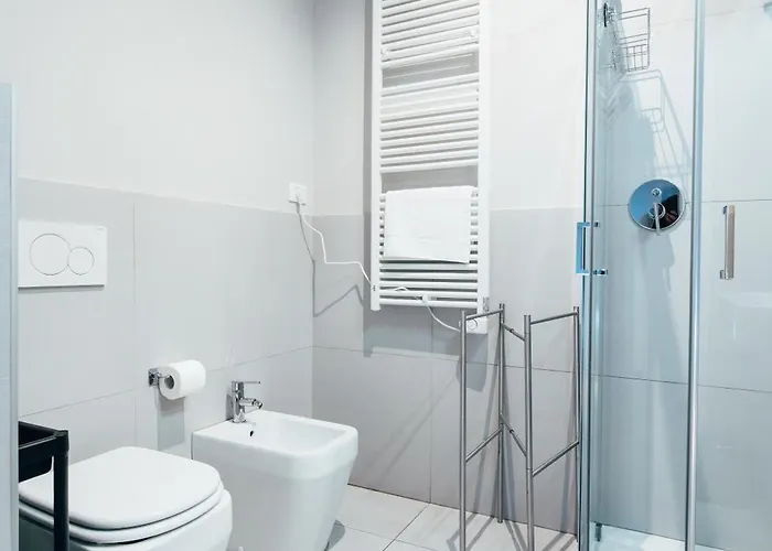 Гостевой дом - Private Bathroom Болонья